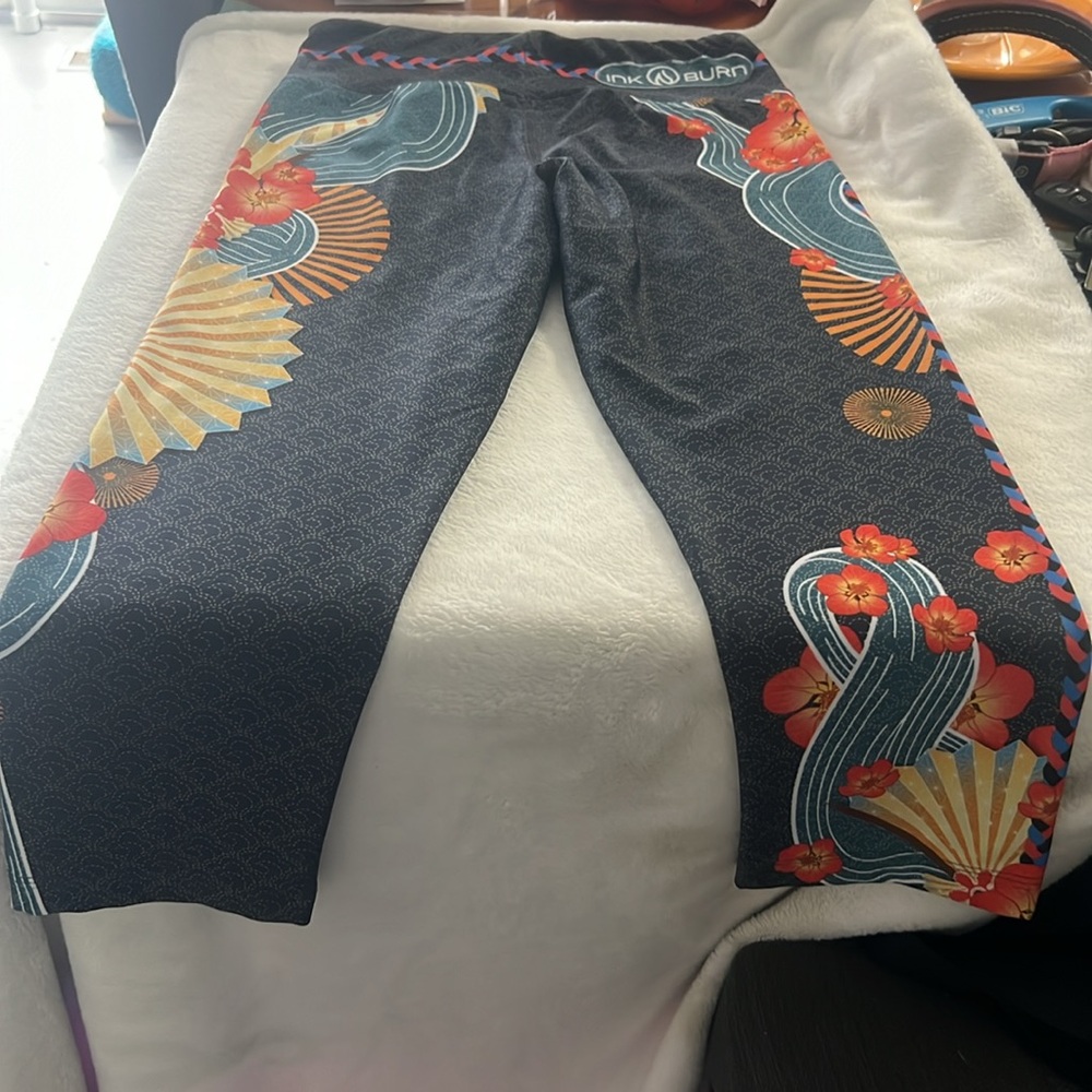 InkNBurn capris - Picture 4 of 5